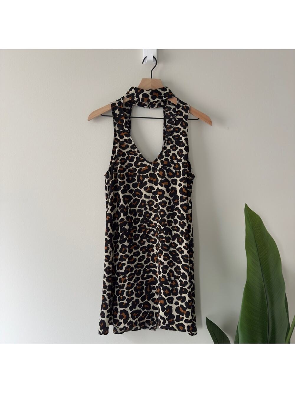 Show Me Your Mumu animal print cut out Halter neck Sheath Dress mini leopard EUC